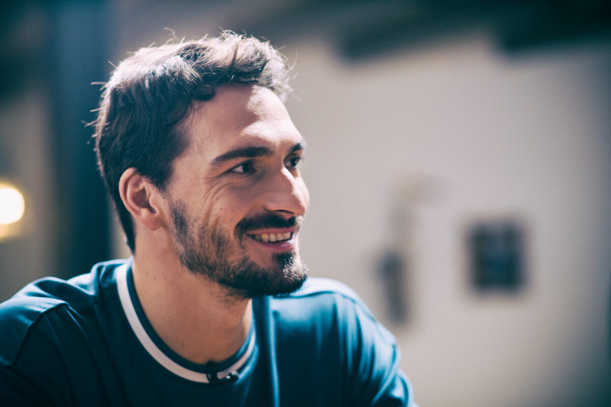 Portraitfoto von Mats Hummels, Portrait, Foto, People, Fotokunst, Lichtsetzen, Gesicht, portraiture, Bielefeld, Studio, Natürliches Licht, Tageslicht, Business, Look, Persönliche Fotografie, Unternehmensfotografie, Anwalt